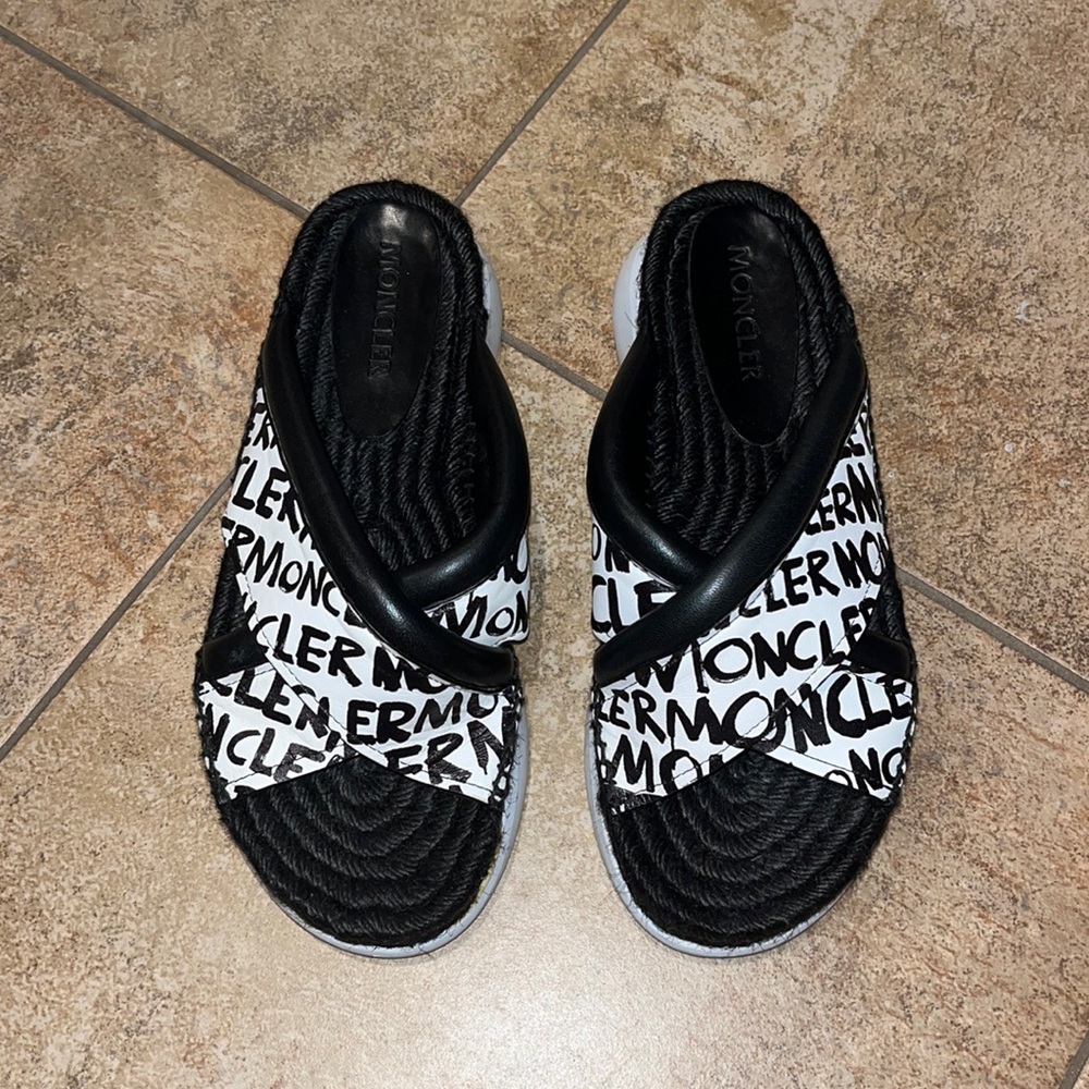 Moncler slides